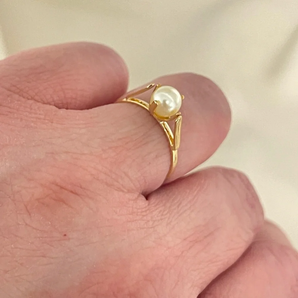 18k Gold Filled Pearl Dainty Ring - Picture 1 of 7